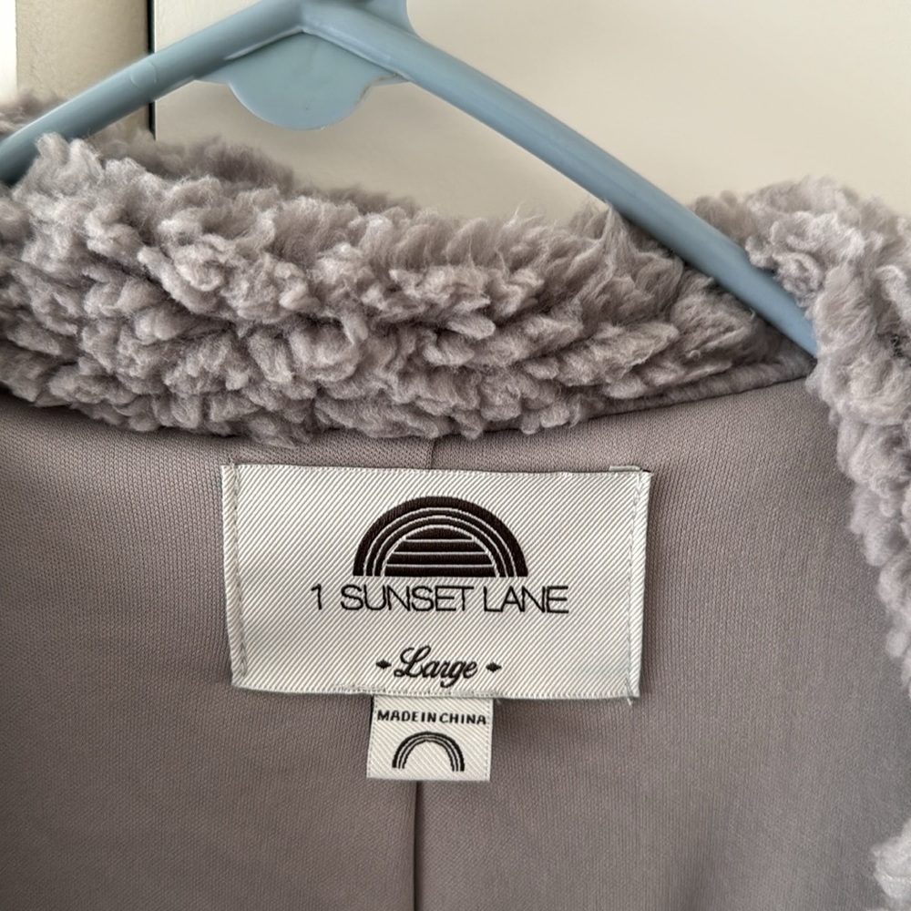 Teddy Jacket - Picture 2 of 4